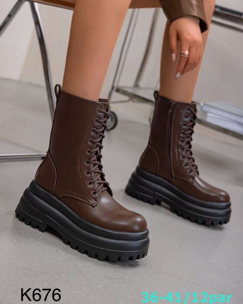 Kozaki damskie Roz 36-41/ 12 par